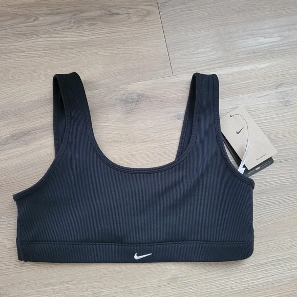 Nike Alate Ribbed Black Sports Bra - Picture 1 of 4